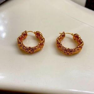 Beautiful gold played earrings